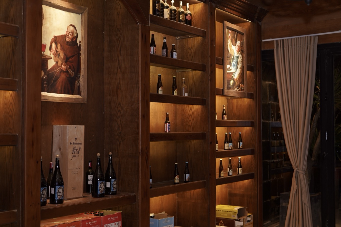 Founders in deep conversation